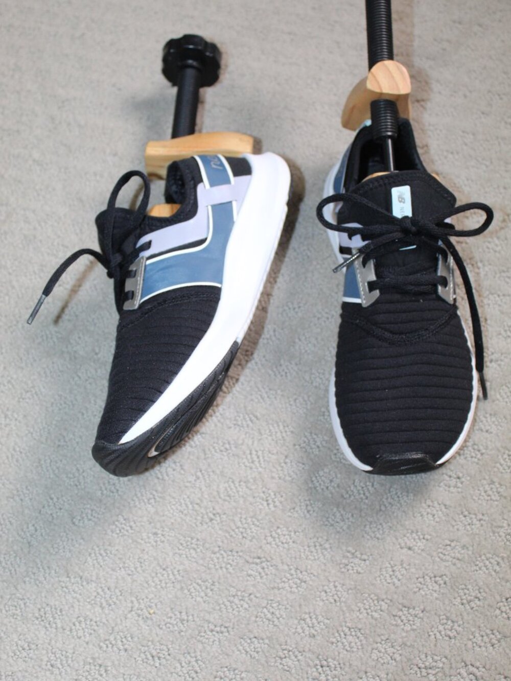 New Balance Size 8.5 Black Blue Knit Sneakers WNRGSNB1